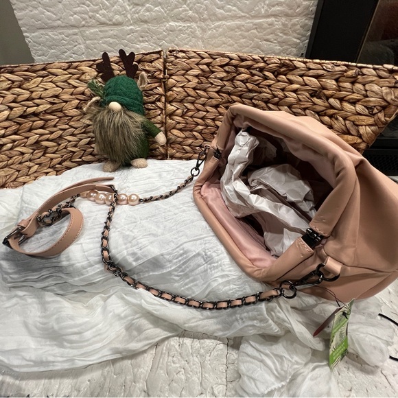 Badgley Mischka Blush Vegan Leather Bag - Picture 11 of 11